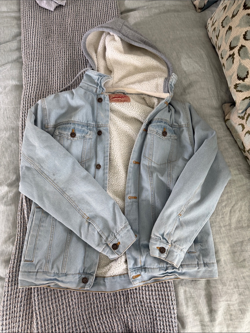 Brooklyn cloth vintage Light Wash Sherpa-Lined Denim Jacket with Hood